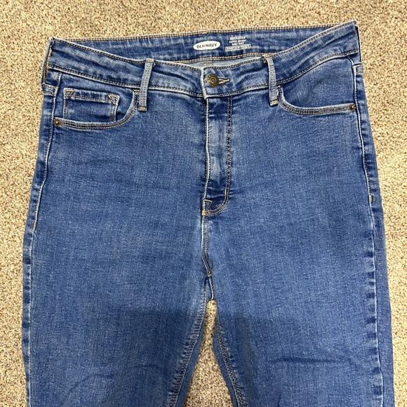 Old Navy High Rise Skinny Jeans - Picture 3 of 10